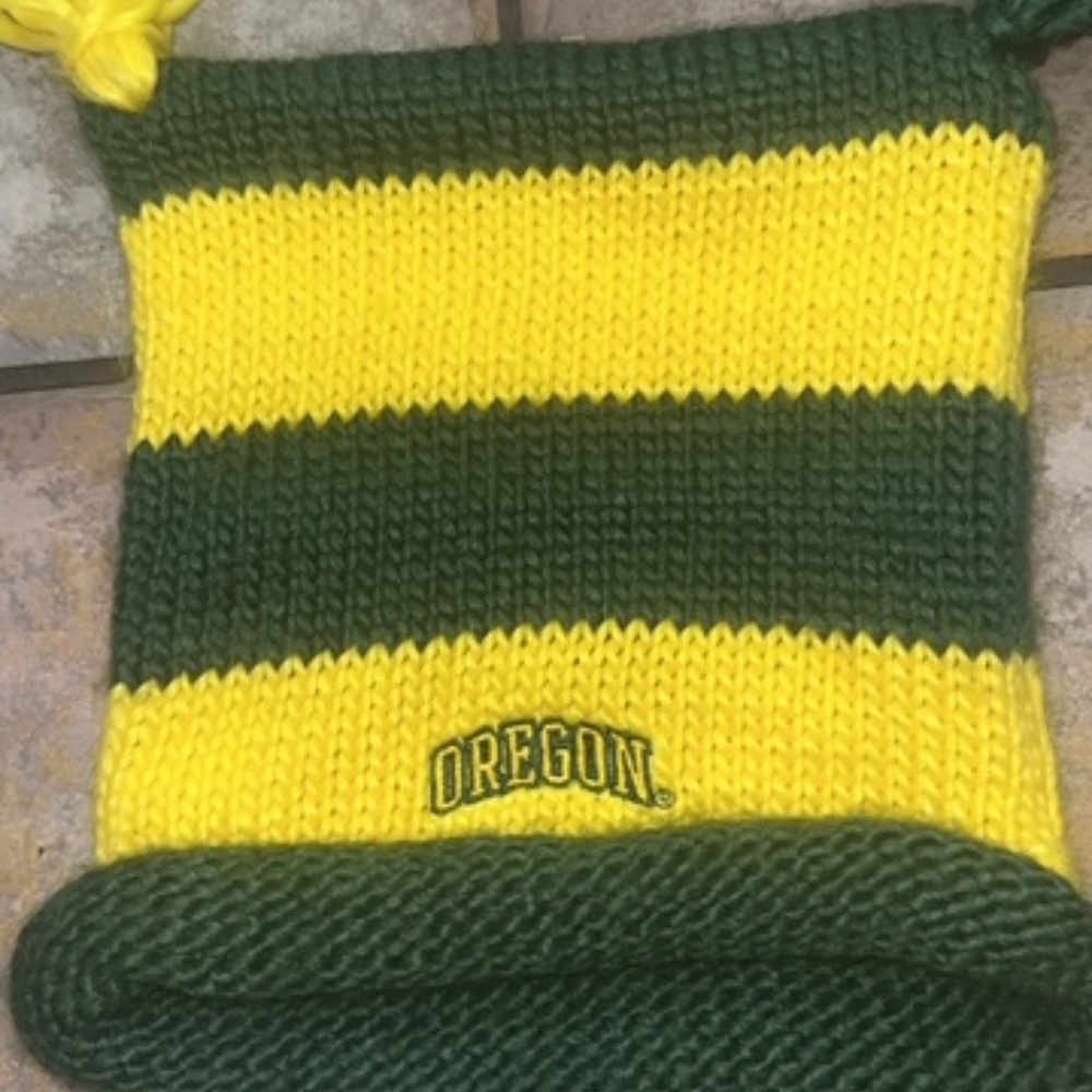 Oregon Ducks Knitted Beanie